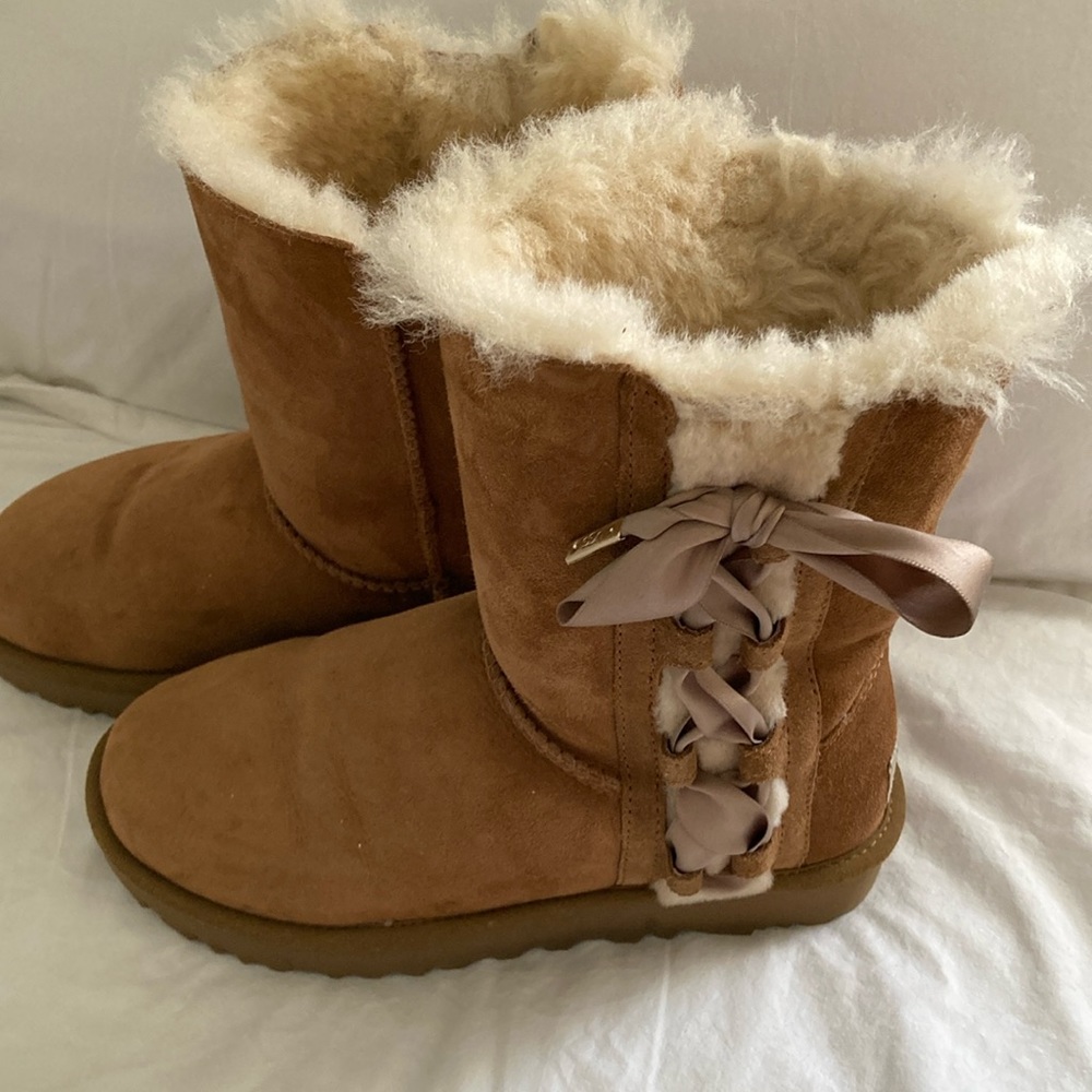 Women Ribbon tie chestnut Ugg boots